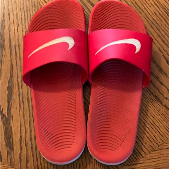 maroon nike slides